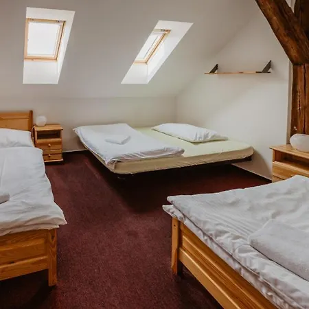 Statek Benice بيت ضيافة Chrastany (Benesov)