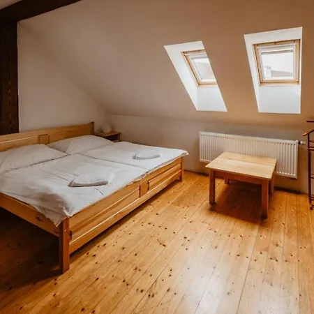 Statek Benice 3* Chrastany (Benesov)