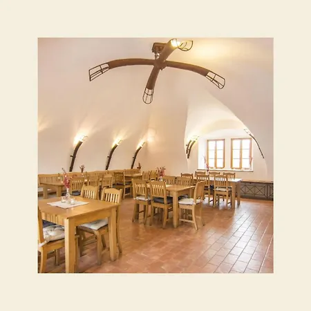 Statek Benice Chrastany (Benesov)